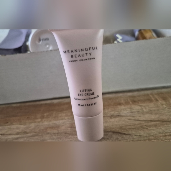 Meaningful Beauty Cindy Crawford 5 Piece Set New In Box - Picture 5 of 10